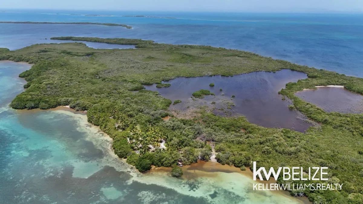 Island Parcel on Tobacco Caye - Belize