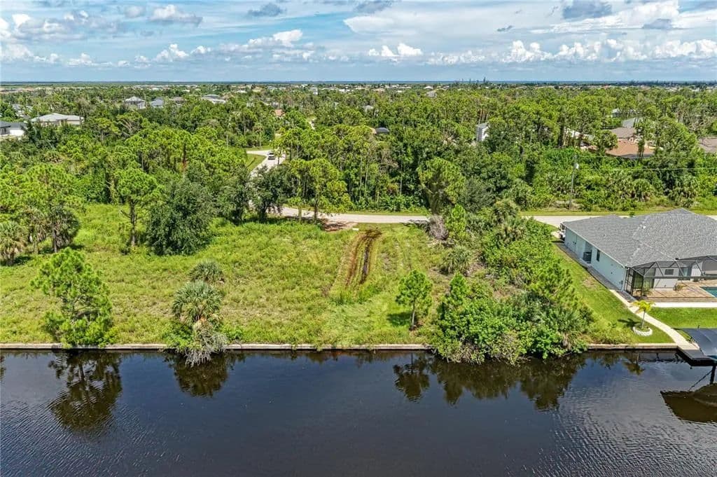 Vacant Land in Port Charlotte - Port Charlotte, Florida, 33981