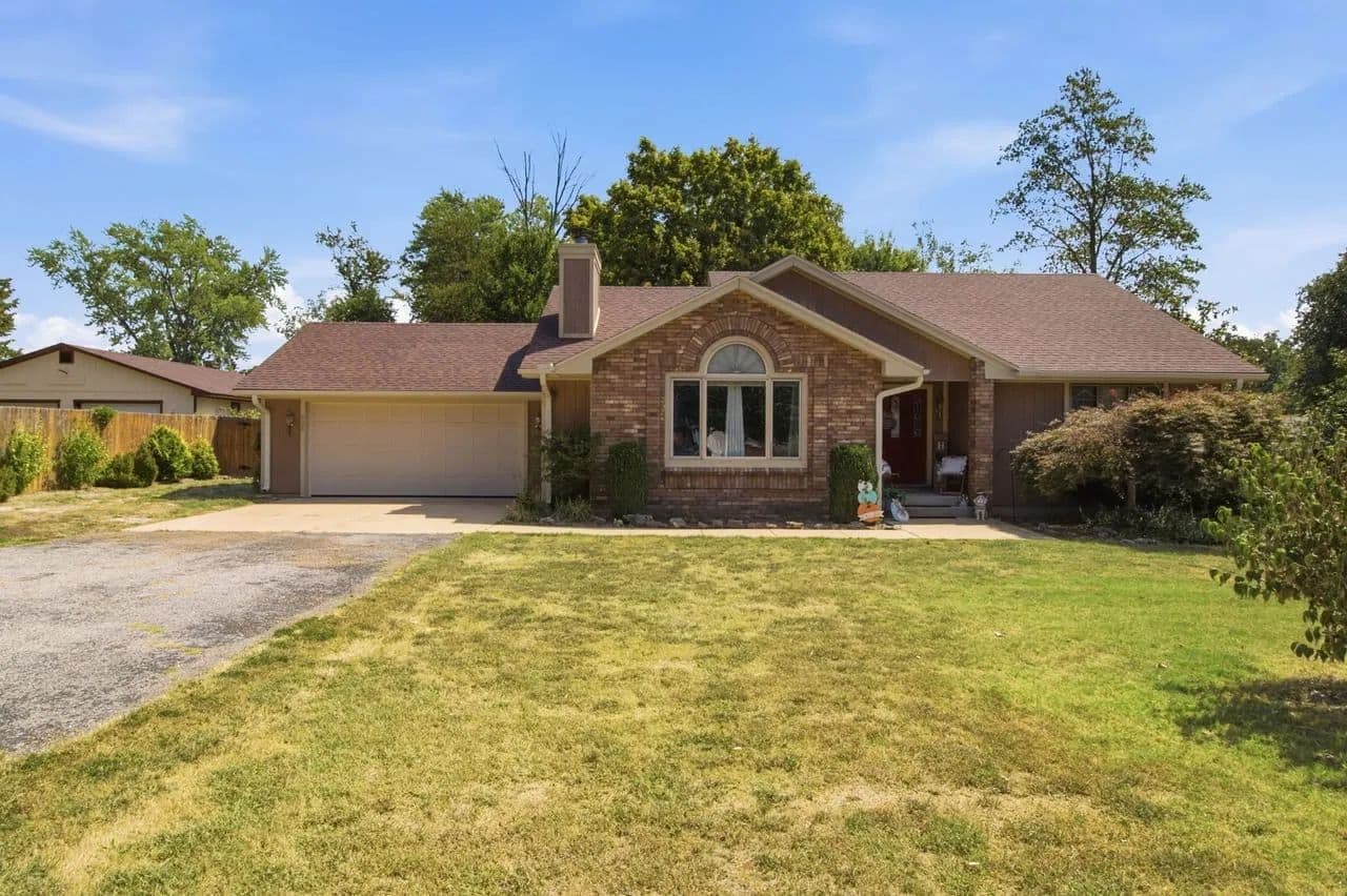 608 S Hamrick, Houston, MO 65483 - Houston, Missouri, 65483