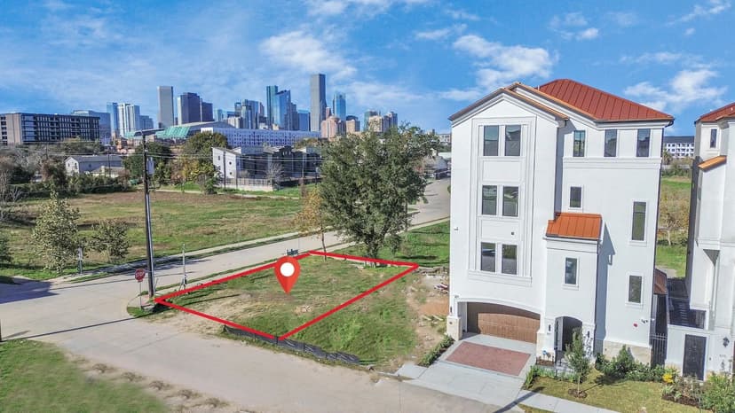 Property from 603 N Live Oak Street - KW