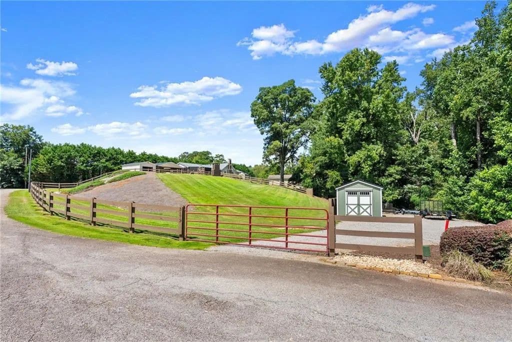0.59 Acres of Land for Sale in Gainesville, GA - Gainesville, Georgia, 30506