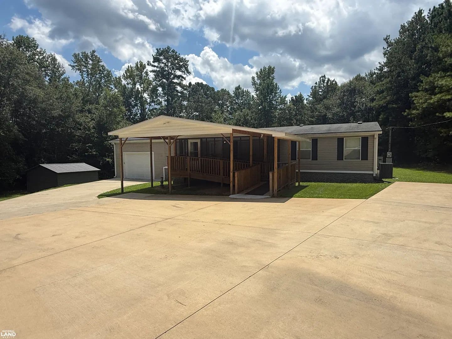 Tabernacle Road Homeplace - Northport, Alabama, 35475