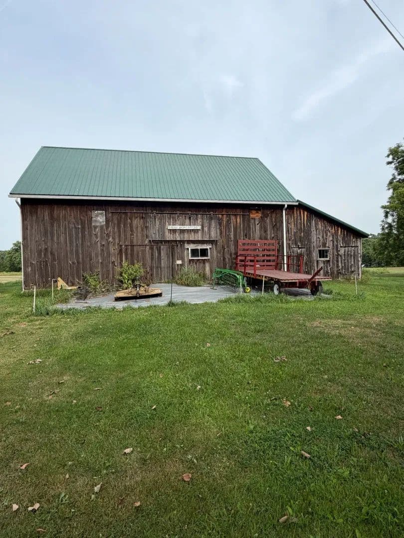 43 acres, Private Lake, Dairy Barn, 4174 Skelton Rd, Columbiaville MI 48421 - Columbiaville, Michigan, 48421