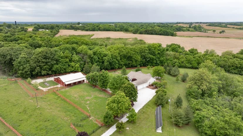 4956 S Mississippi River Road, Golden Eagle, IL