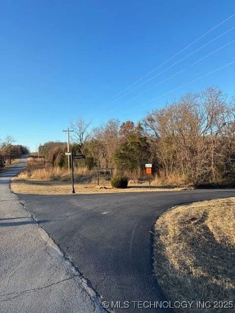 Property from 2808 W Oak Drive - KW