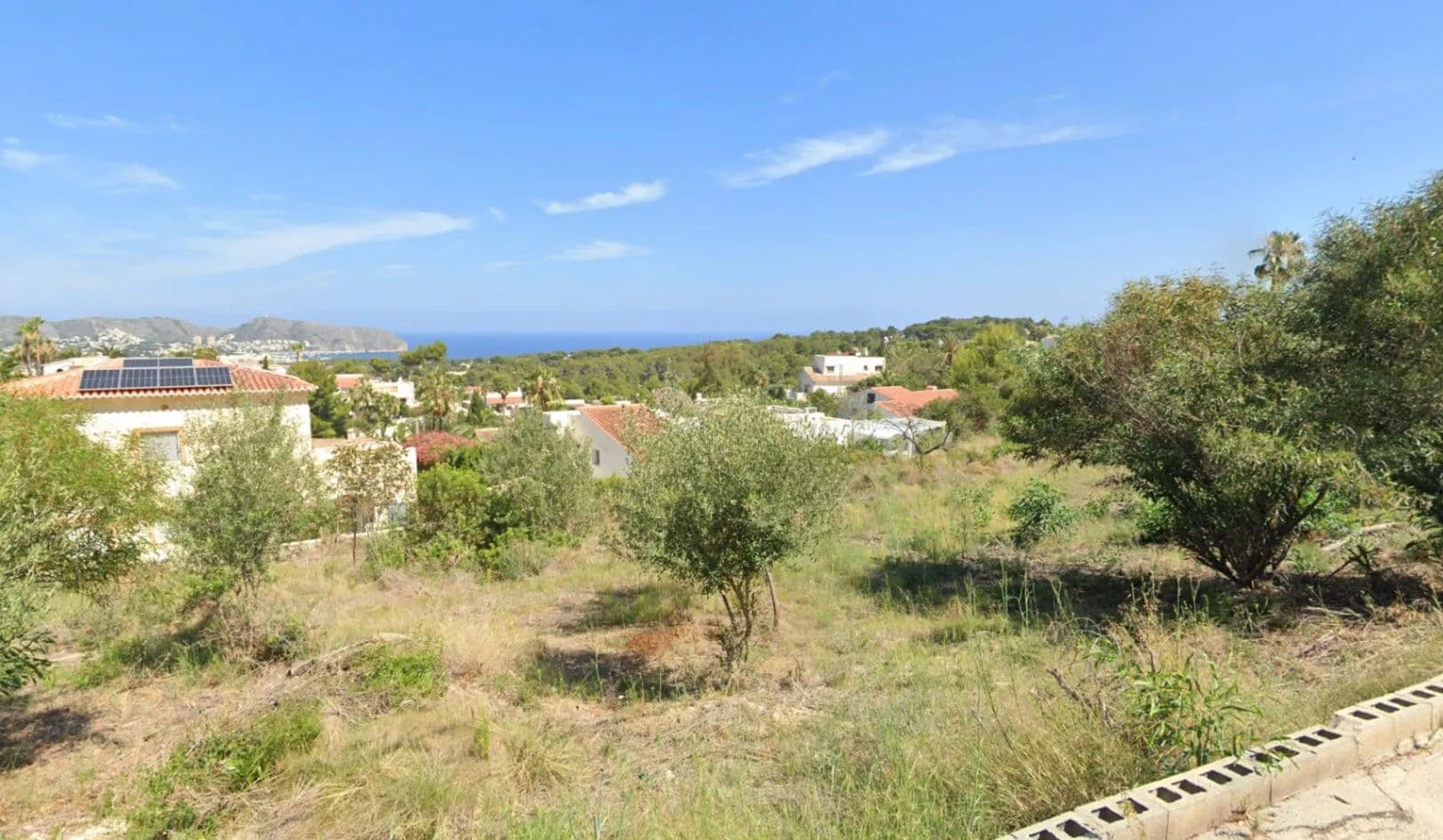 Parcela plana con impresionantes vistas al mar en venta en Pinar del Advocat, Moraira - Spain