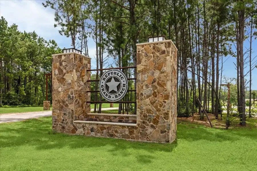 1.52 Acres of Land for Sale in Willis, TX - Willis, Texas, 77378