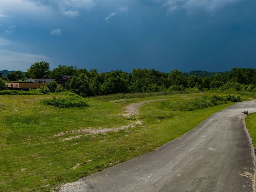 Lots & Land-Other in Huntington