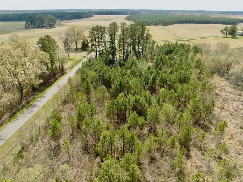 UNDER CONTRACT!!  2.61 acres of residential land in Gates County NC!