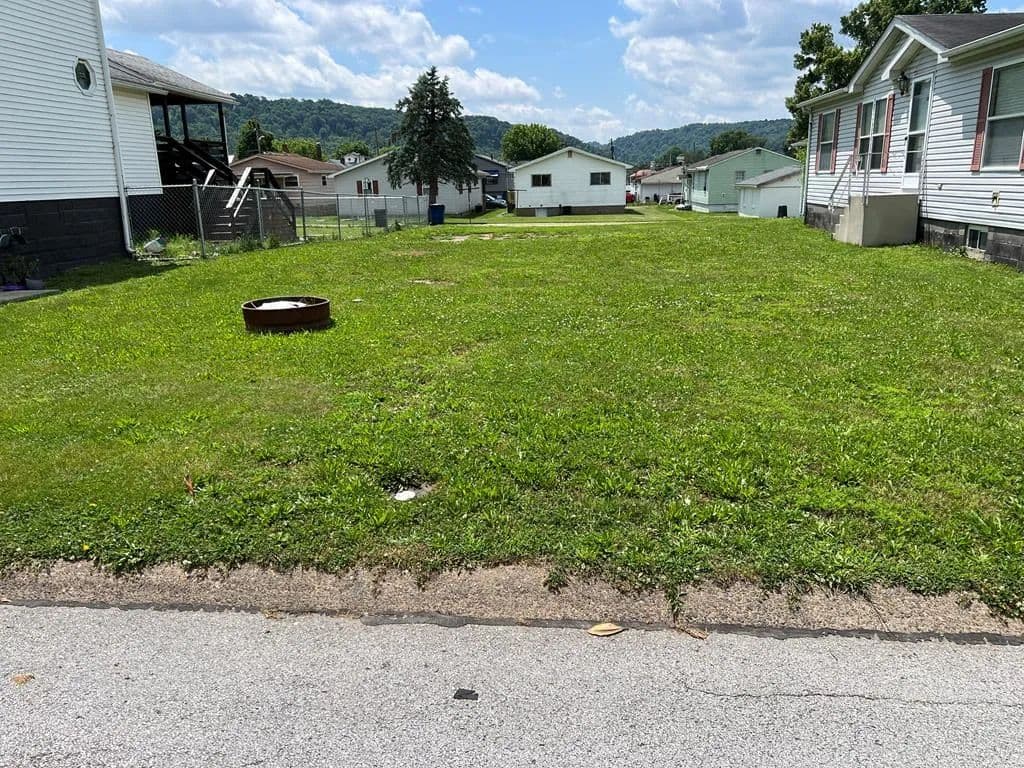 0.1 Acres of Land for Sale in Moundsville, West Virginia - Moundsville, West Virginia, 26041