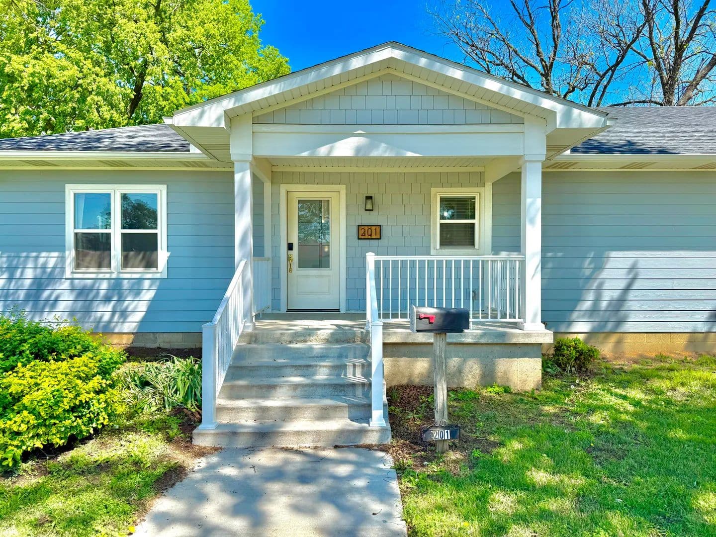 Beautiful Studs-Out Remodel: 3 Bed, 2.5 Bath - Humboldt, Kansas, 66748