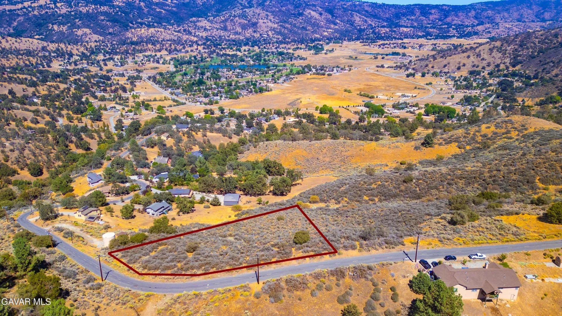 1.88 Acres of Land for Sale in Tehachapi, CA - Tehachapi, California, 93561