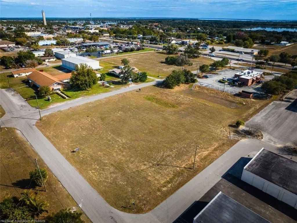Vacant Land (0-10 Acres) in Lake Placid - Lake Placid, Florida, 33852