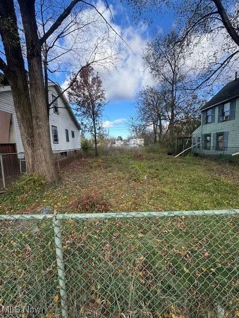 Property from Beacon Avenue - KW