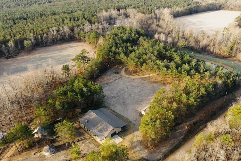 A Barndominium on 3.07 Acres in Webster County, MS 