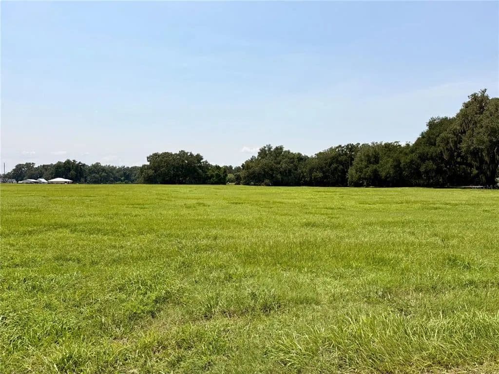 Vacant Land in Center Hill - Center Hill, Florida, 33514