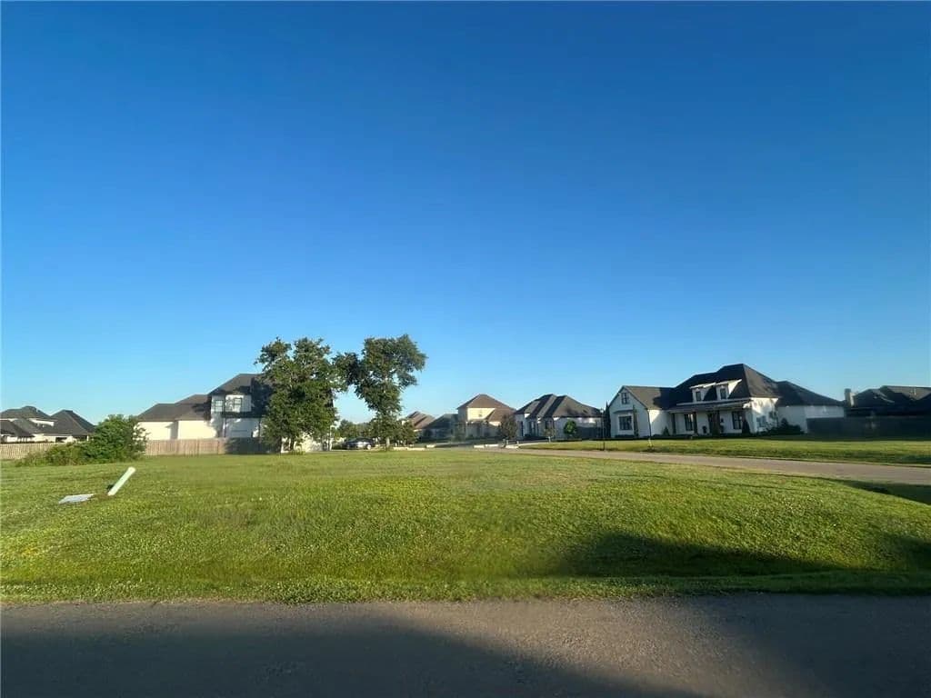 0.27 Acres of Land for Sale in Belle Chasse, Louisiana - Belle Chasse, Louisiana, 70037