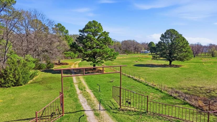 22 Acres Lake Front - Bois D'arc Lake