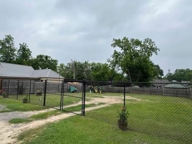 Vacant Land (0-10 Acres) in Henderson