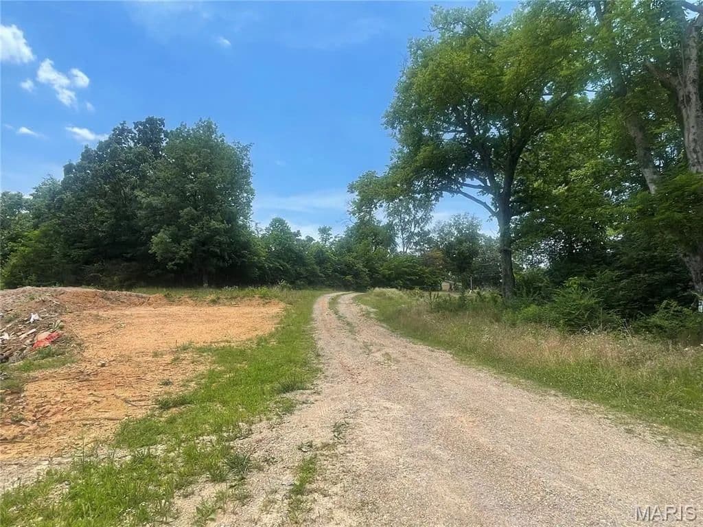 8.6 Acres of Land for Sale in Poplar Bluff, MO - Poplar Bluff, Missouri, 63901