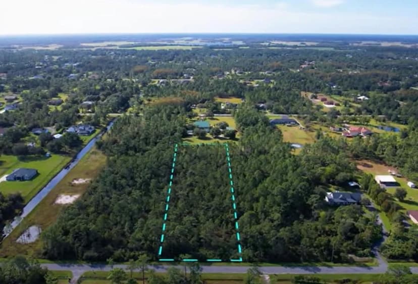 Beautiful lot with privacy