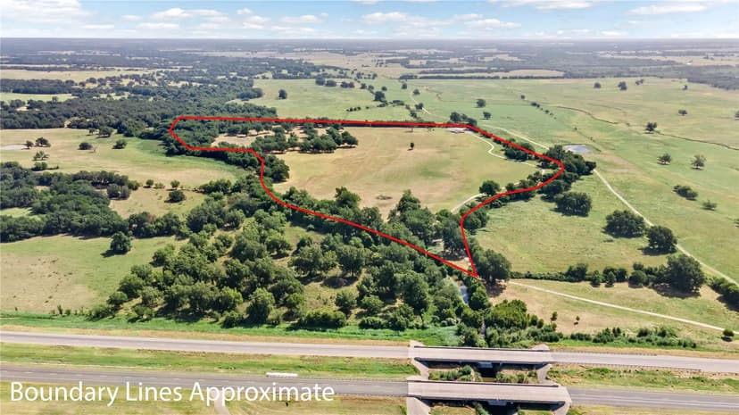 Vacant Land in Reagan