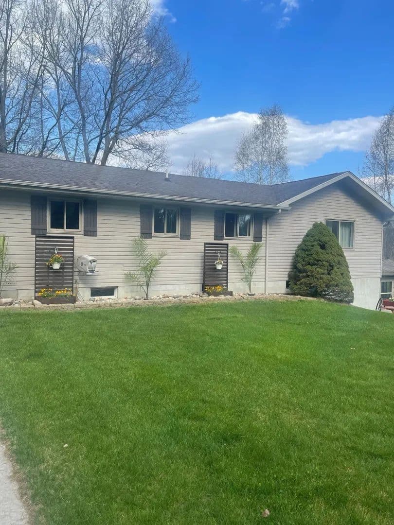 355 Dockham Rd, Columbiaville MI, 40 acres, Ranch Home, Pole Barn, Private Lake front - land for sale