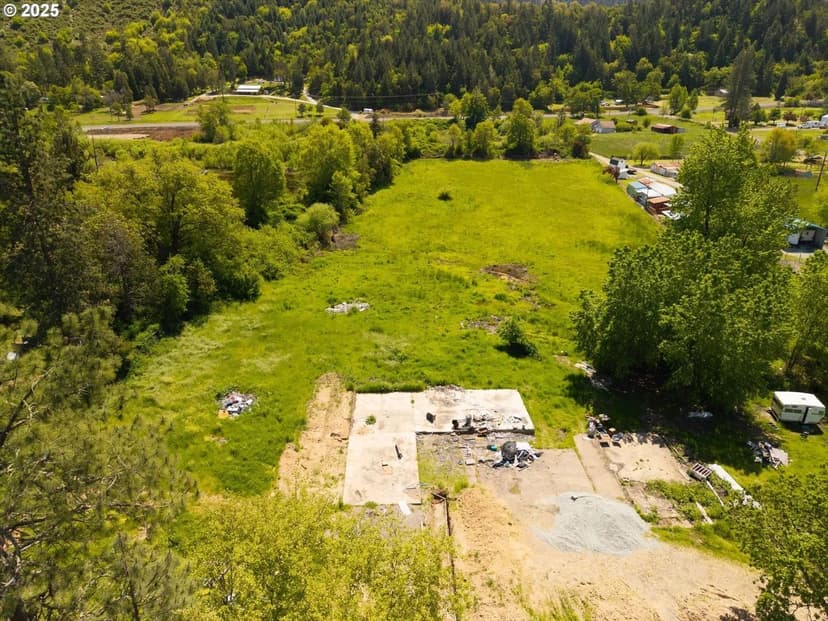 Property from 351 PICKETT LN - KW