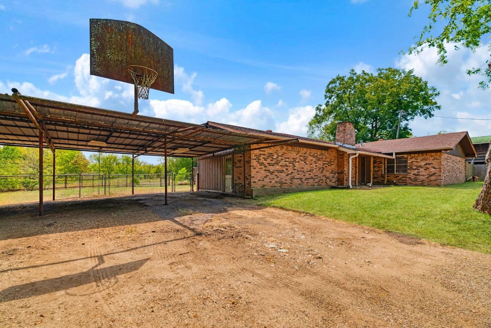 Nice home with Acreage In-Town in Talco, TX - Talco, Texas, 75487