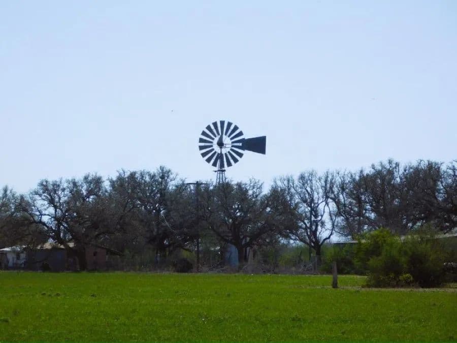 Uvalde 560 - Sabinal, Texas, 78880