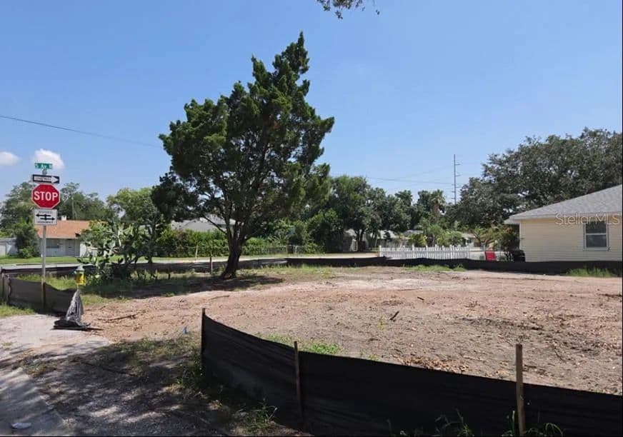 Vacant Land in St Petersburg - Florida, 33710