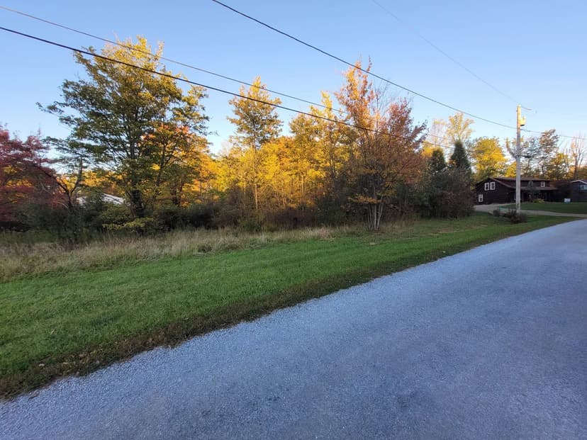 Land -Single Family Acreage in West Salem