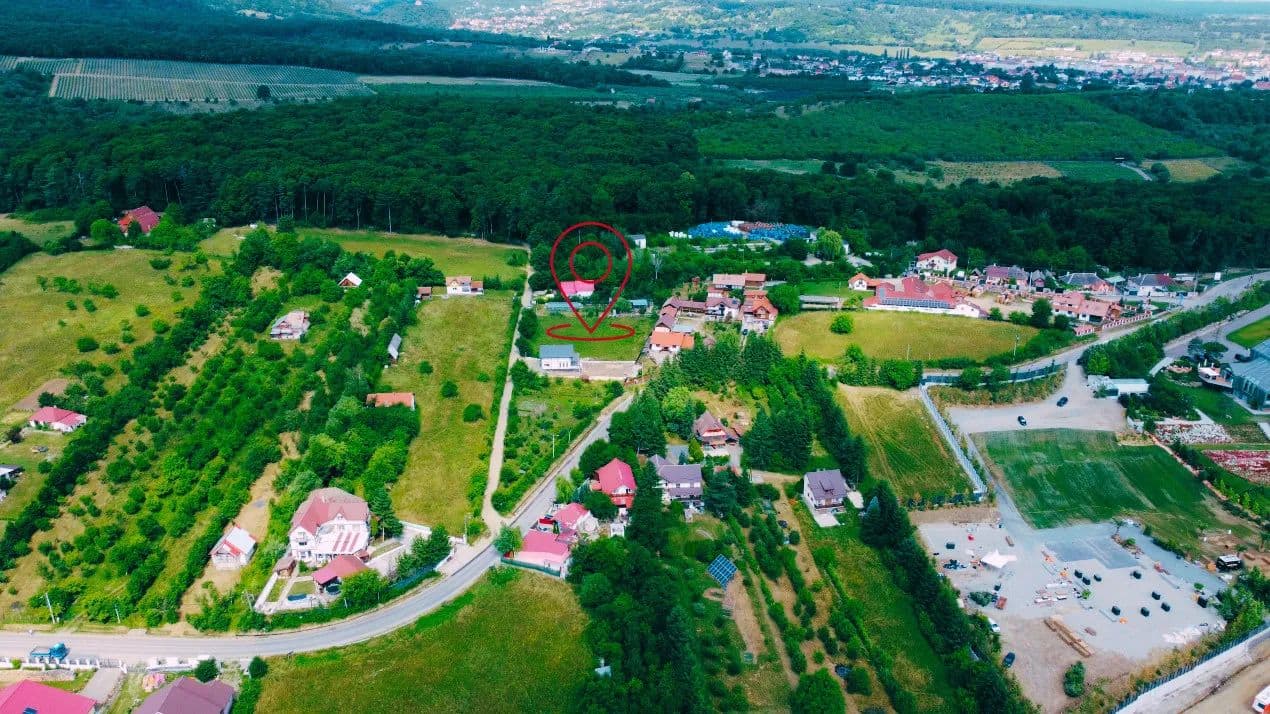 Teren intravilan 2000 mp - Tocile, vedere panoramică spre munte și pădure - land for sale