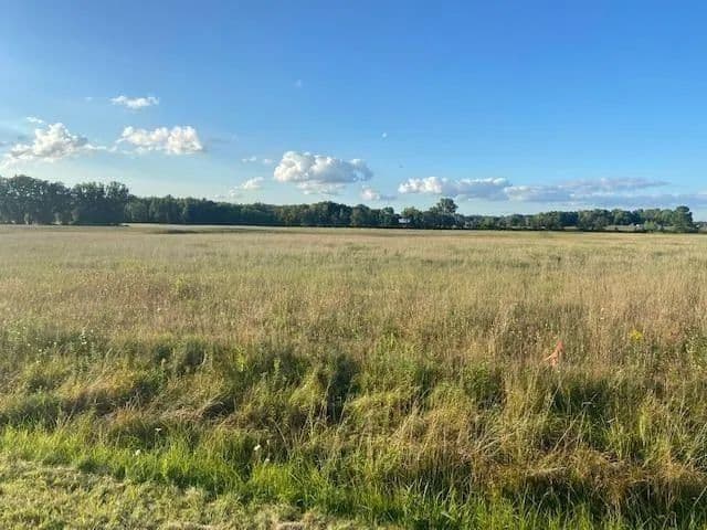 Land -Single Family Acreage in SUAMICO