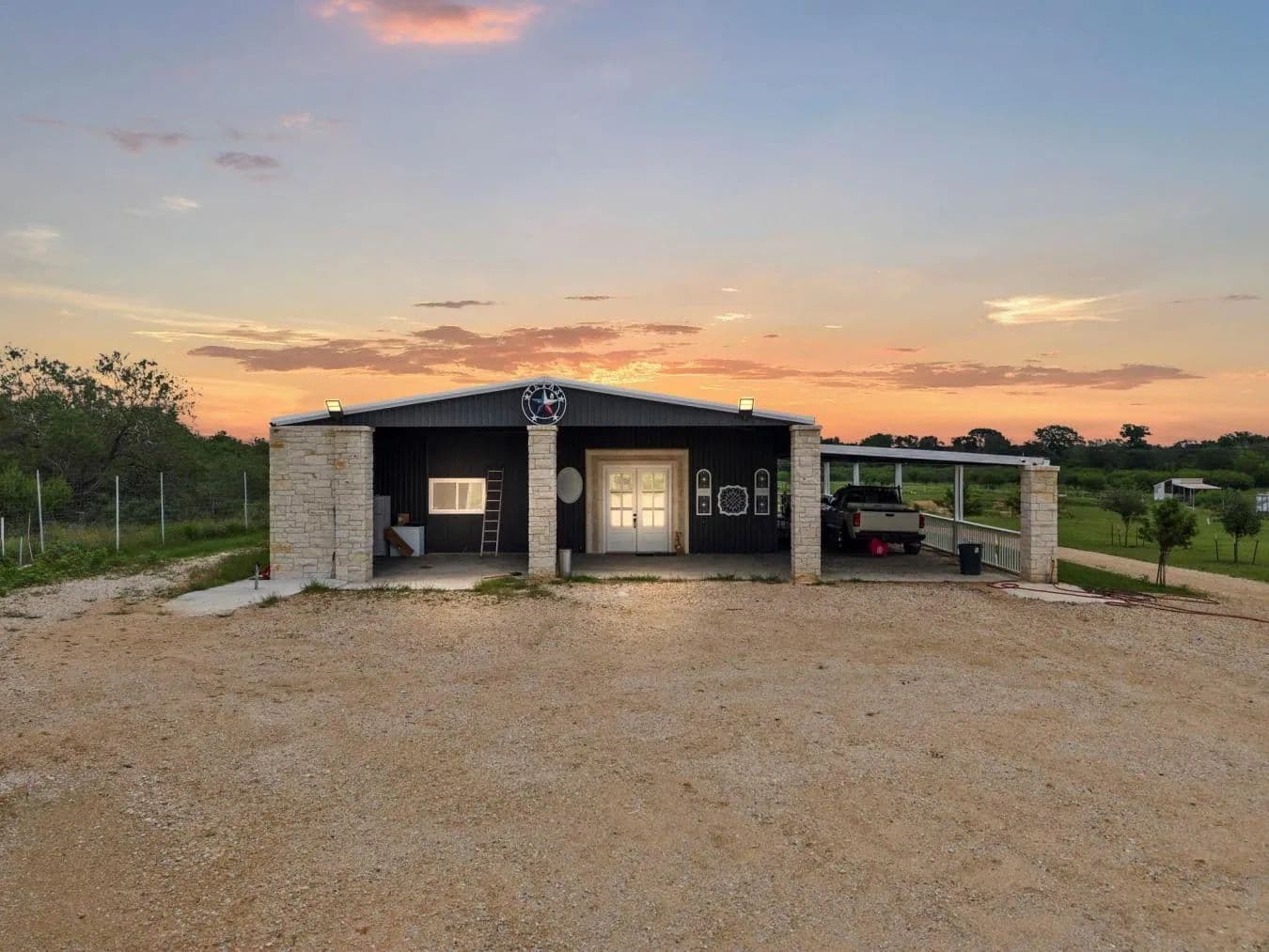 1950 County Road 430 - Waelder, Texas, 78959