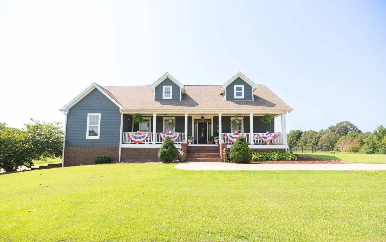 Stunning 4-Bed, 4.5-Bath Home on 61±AC - Doniphan, Missouri, 63935