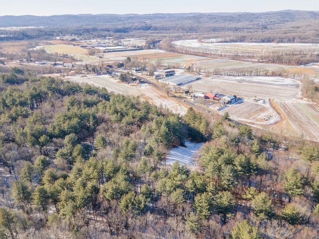 Lots & Land-Other in Deerfield - Deerfield, Massachusetts, 01342