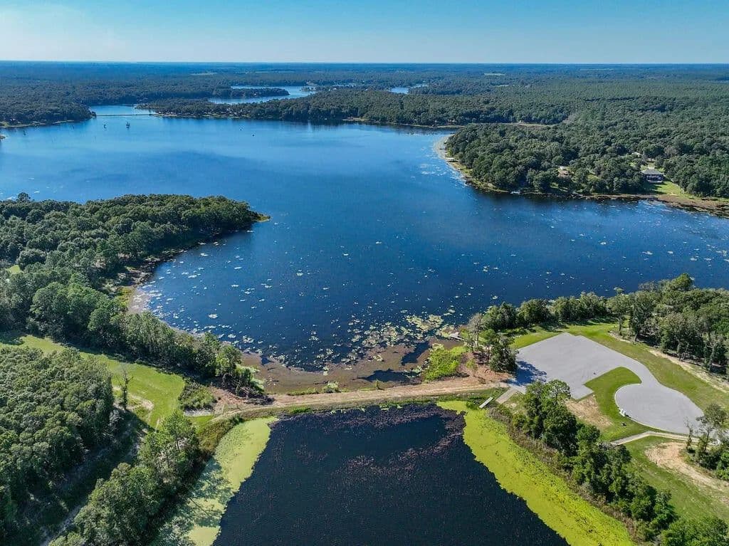 Lots & Land-Other in DeFuniak Springs - Defuniak Springs, Florida, 32433