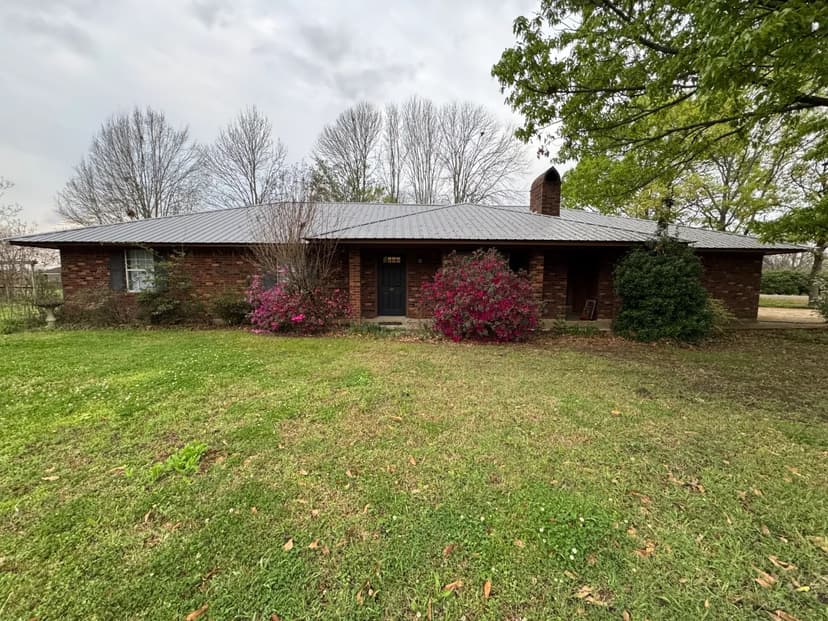 Home on 1 Acre in Madison Parish, LA 