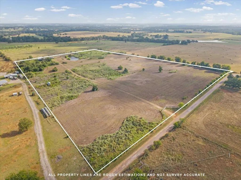 17 Acres of Land for Sale in Lexington, TX - Lexington, Texas, 78947