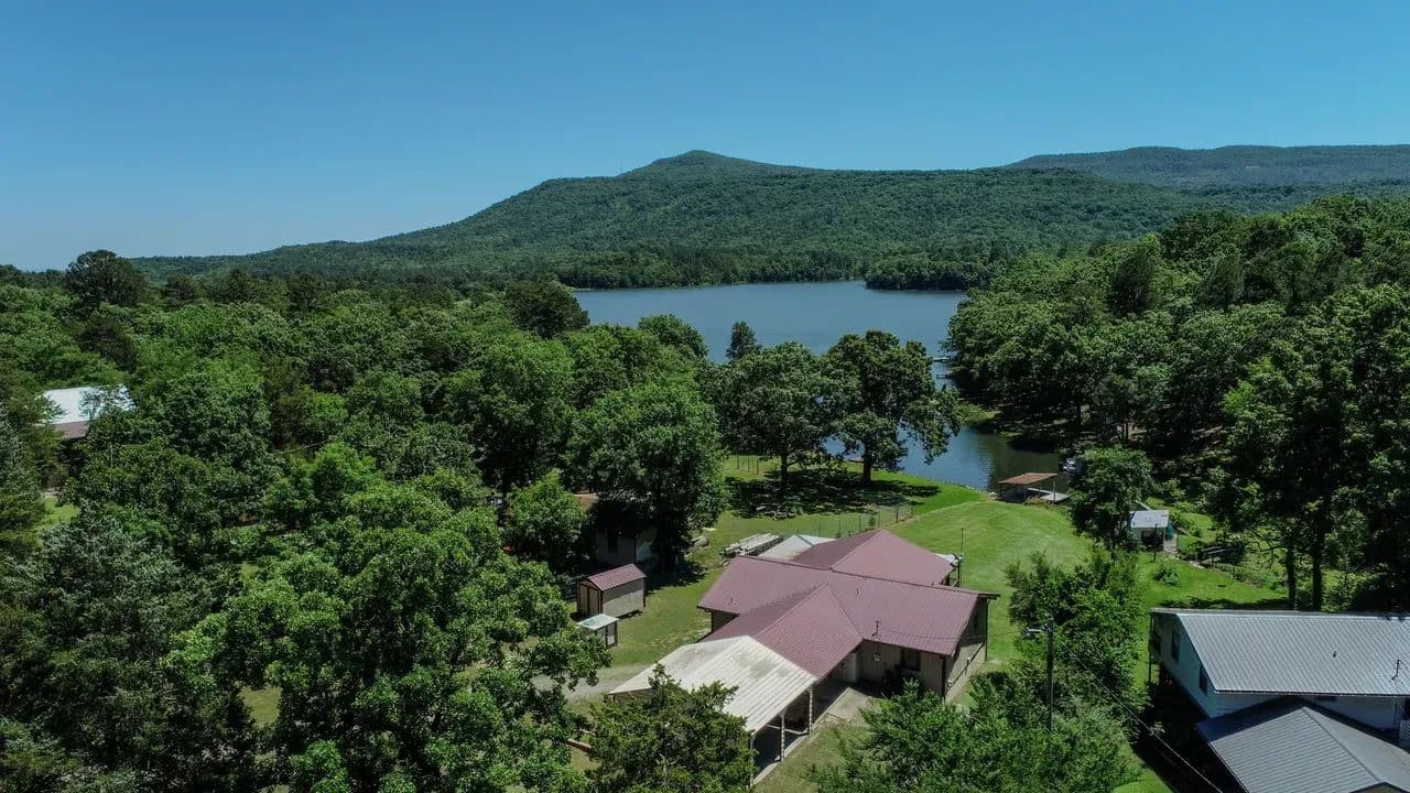 Lakefront Living 8501 - Hackett, Arkansas, 72937