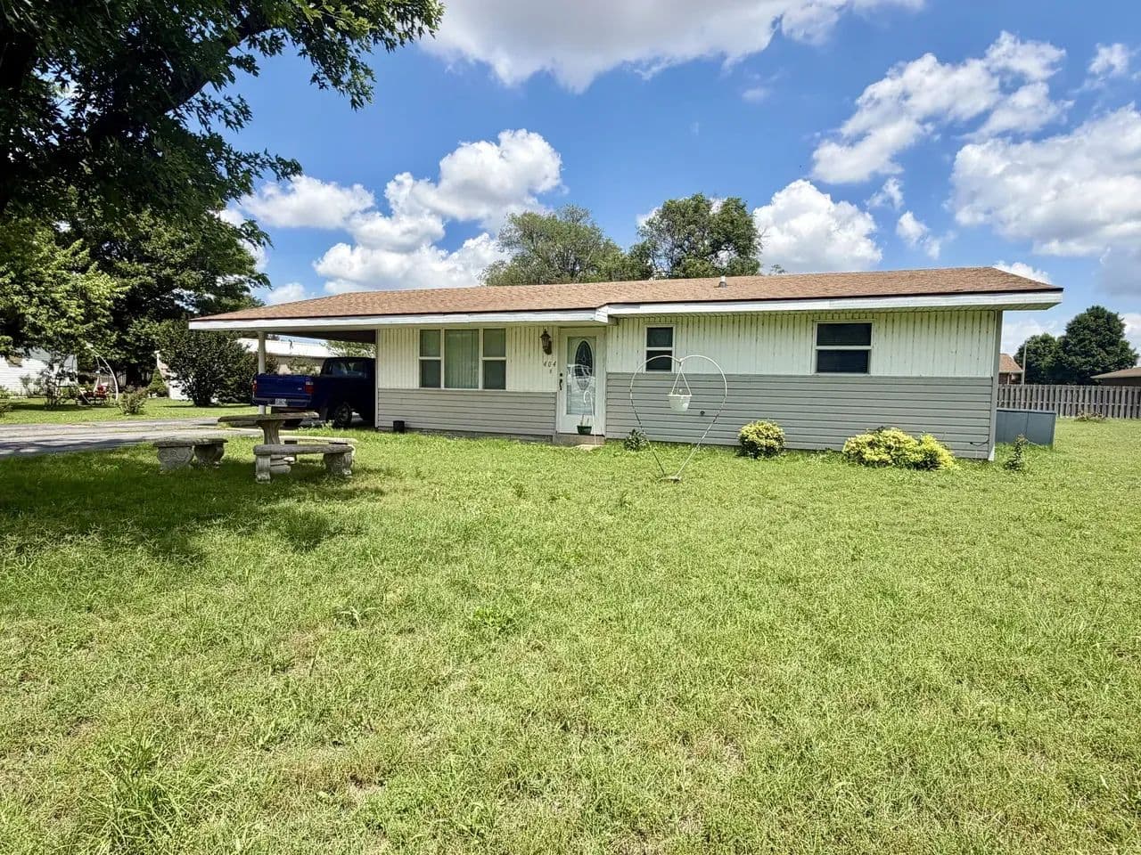 Charming 3-Bed Home For Sale in Clarkton, MO - Clarkton, Missouri, 63837