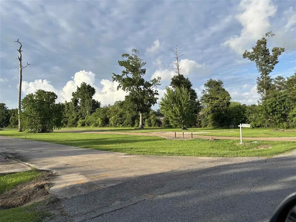 0.64 Acres of Land for Sale in Sulphur, Louisiana - Sulphur, Louisiana