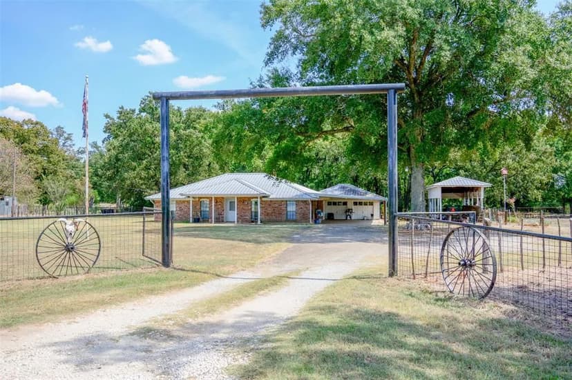 Property from 837 Fm 489 W - KW