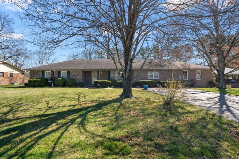  Home on 1 Acre in Warren County, KY