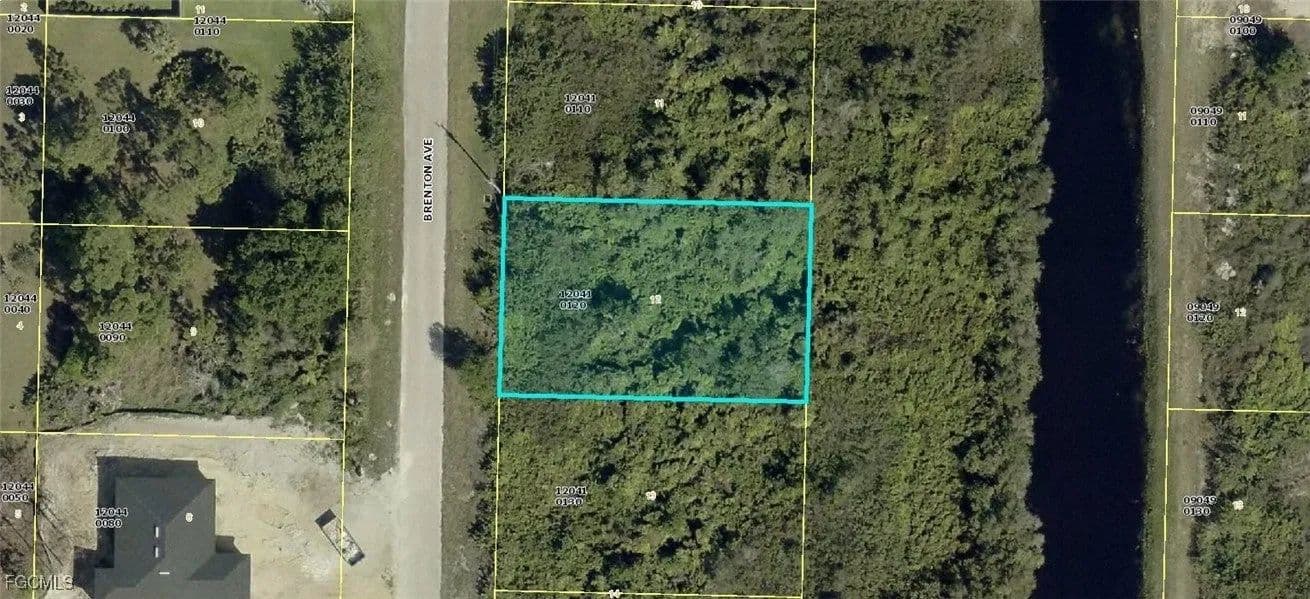 Lots & Land-Other in Lehigh Acres - Lehigh Acres, Florida, 33974