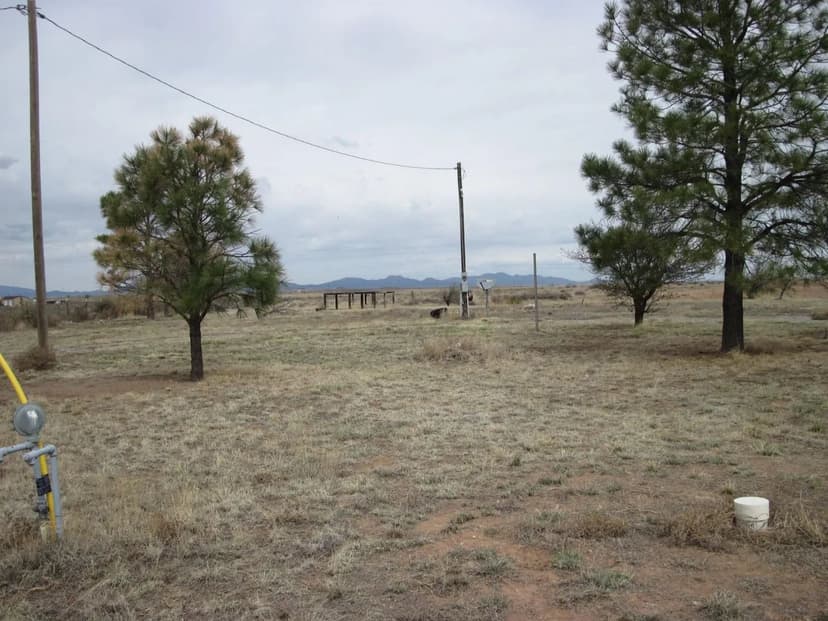 Land -Single Family Acreage in Moriarty