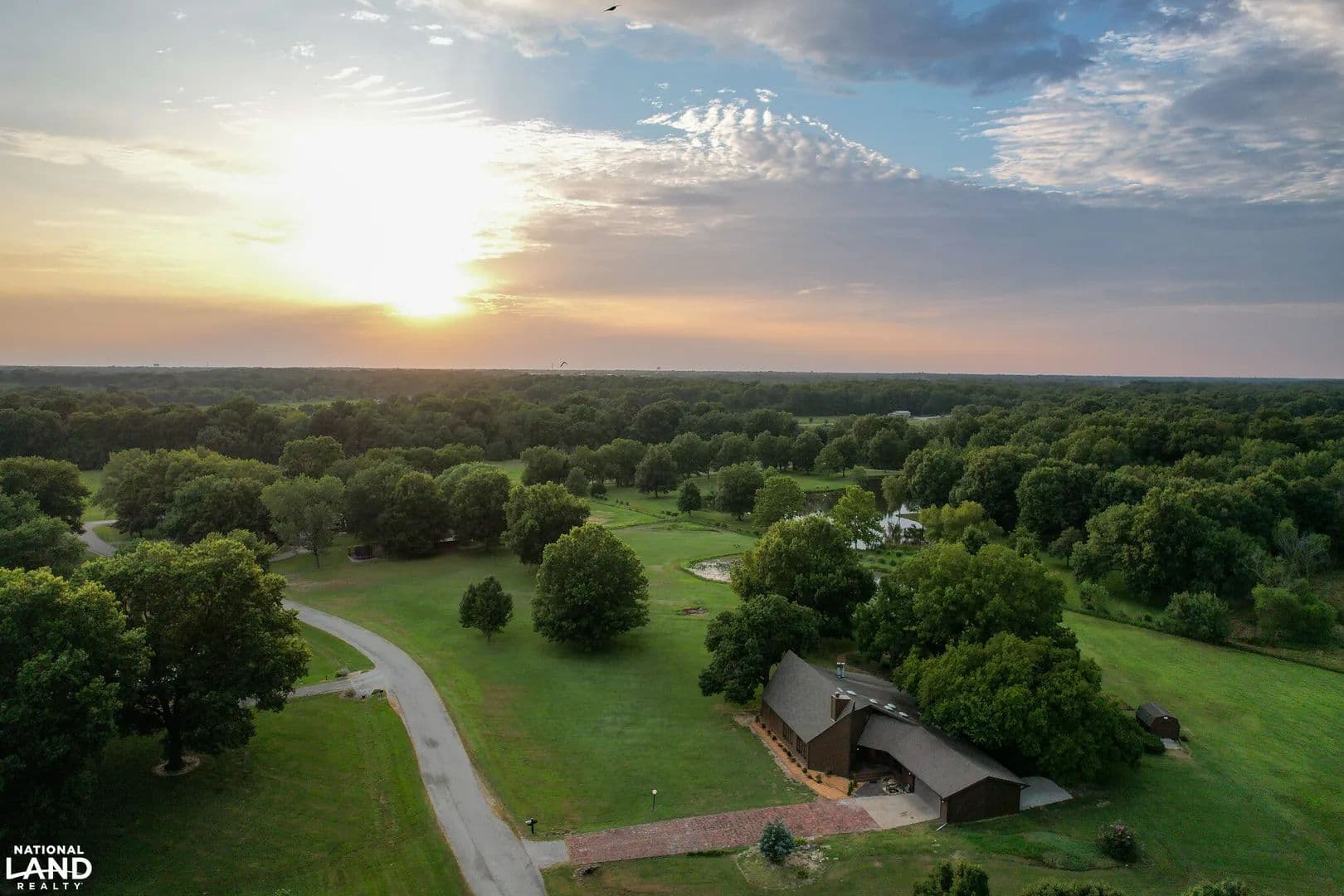 Brookview Country Home with Stunning Atrium - Pittsburg, Kansas, 66762