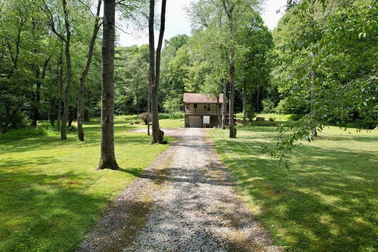 Laurel Run's Whispering Hideaway - Farmington, Pennsylvania, 15437