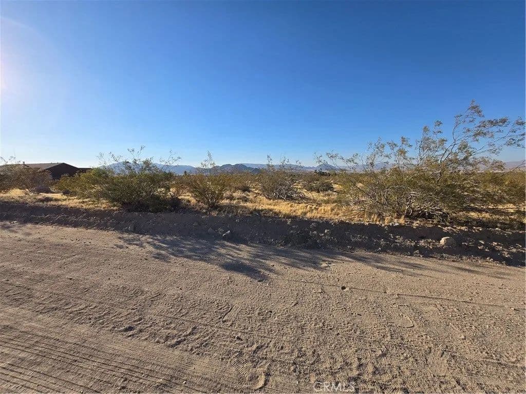 Lots & Land-Other in Lucerne Valley - Lucerne Valley, California, 92356
